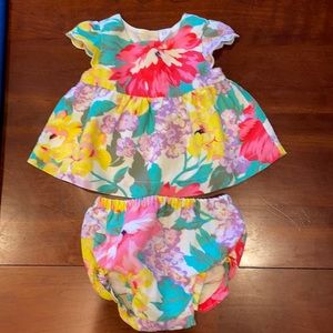 Baby gap floral set size 6-12 mos